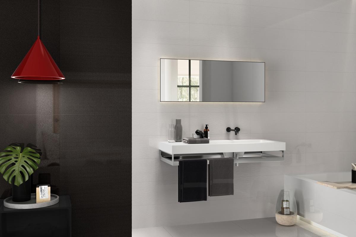 Minimalistyczna łazienka w bieli i czerni płytek Vijo Silemon.